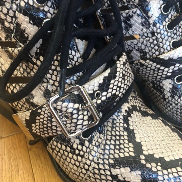 Chloe Rylee Medium Boot - Picture 4 of 4